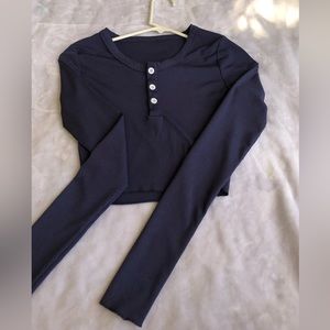 Long sleeve crop top